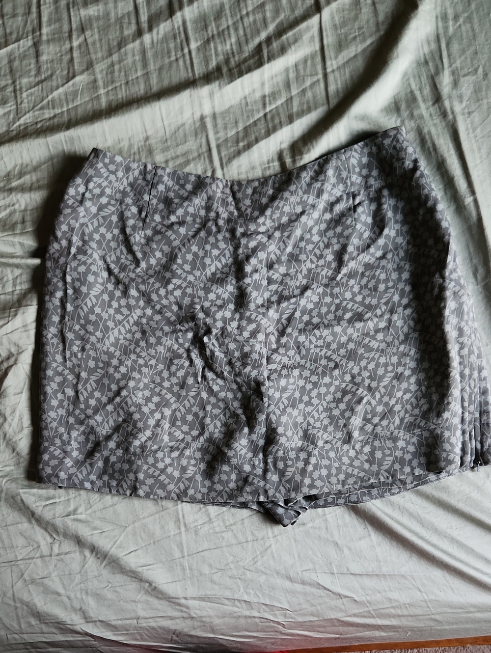 Banana Republic Gray Patterned Skort